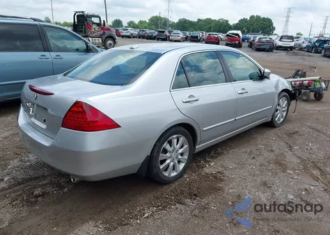 2006 Honda Accord 3.0 Ex z USA, uszkodzony, nr VIN 1HGCM66586A003854